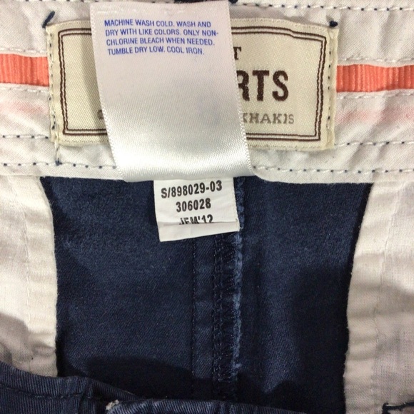 Old Navy Perfect 3 1/2” Navy Blue Shorts - Size 8 - Picture 5 of 5